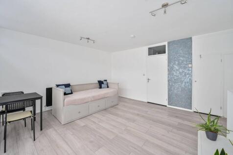 Studio flat for sale