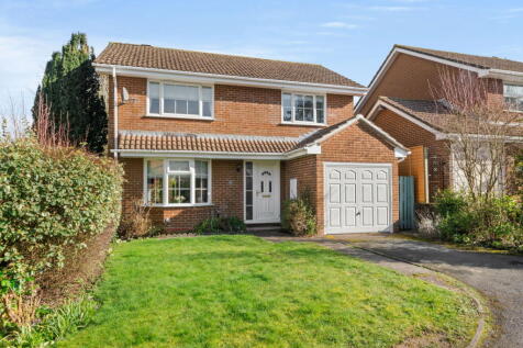 Gracemere Crescent, Kempshott 4 bed detached house for sale