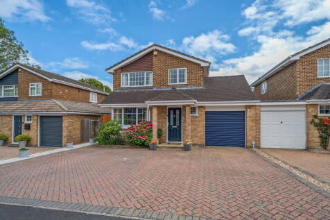 Lavender Road, Basingstoke, RG22 5NL 3 bed link detached house for sale