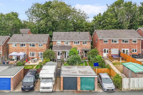 Delius Close, Basingstoke, RG22 3 bed semi