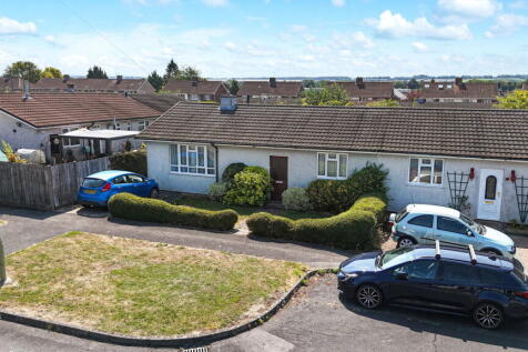 St. Davids Road, Basingstoke, RG22 6DT 3 bed semi