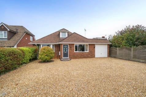 Byfleet Avenue, Old Basing... 5 bed chalet for sale