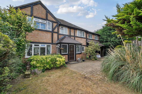 St. Gabriels Lea, Chineham 5 bed detached house for sale