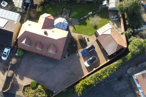 Sea Road, Skegness PE24 4 bed detached bungalow for sale