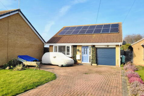 Connaught Drive, Skegness PE24 2 bed detached bungalow for sale