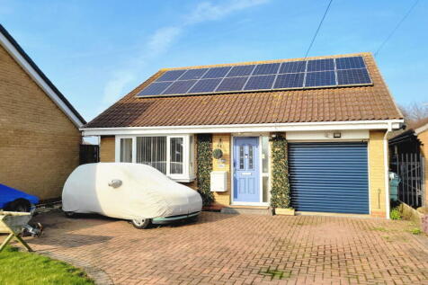 Connaught Drive, Skegness PE24 2 bed detached bungalow for sale