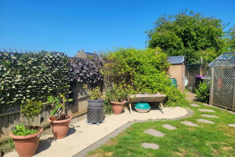 Connaught Drive, Skegness PE24 2 bed detached bungalow for sale