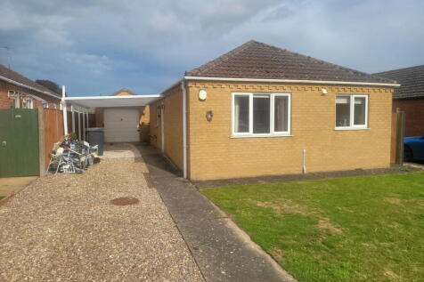 Waincroft Close, Skegness PE24 2 bed detached bungalow for sale
