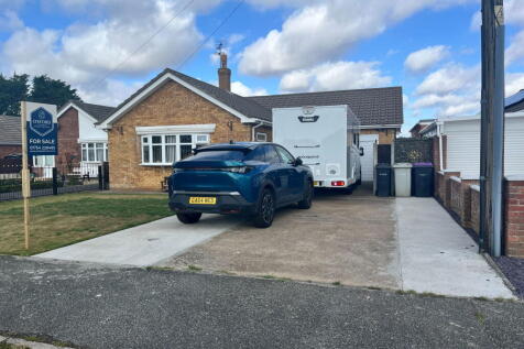 3 bedroom detached bungalow for sale