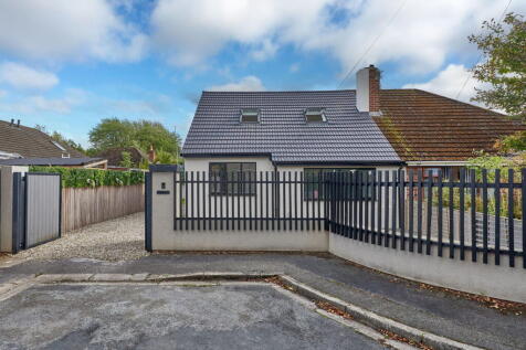 4 bedroom semi-detached bungalow for sale