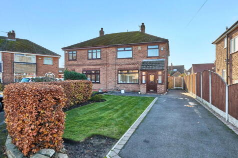 3 bedroom semi-detached house for sale