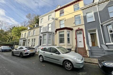 5 bedroom terraced house for sale
