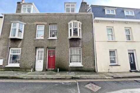 4 bedroom terraced house for sale