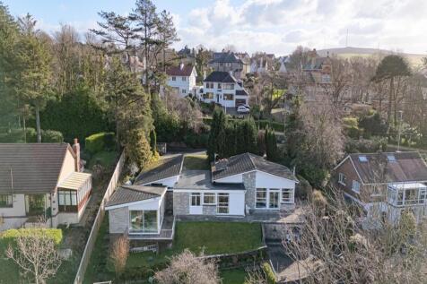 4 bedroom detached bungalow for sale
