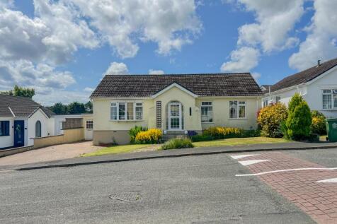 4 bedroom detached bungalow for sale