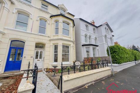 6 bedroom terraced house for sale