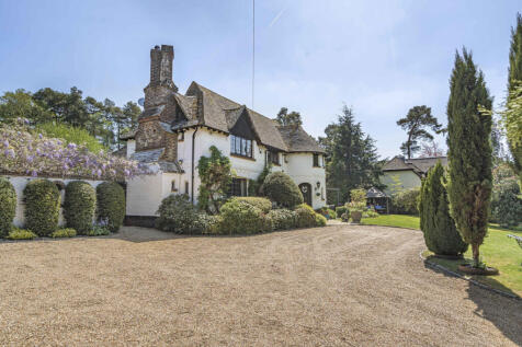 6 bedroom detached house for sale