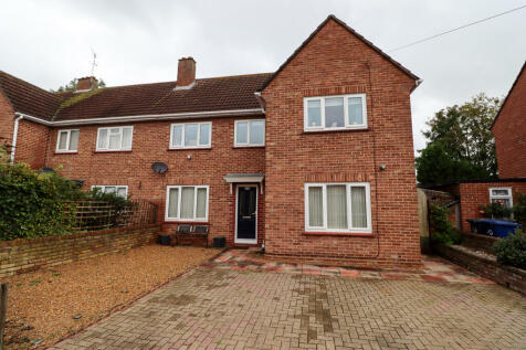 4 bedroom semi-detached house for sale