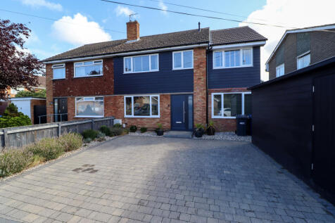 4 bedroom semi-detached house for sale