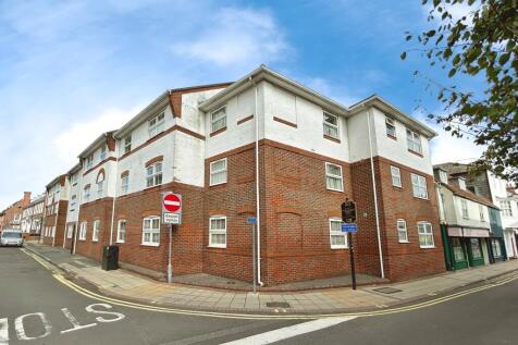 2 bedroom ground floor flat for sale