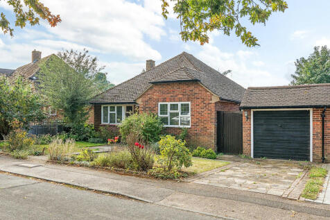 Leatherhead Road, Great Bookham, KT23 3 bed bungalow for sale