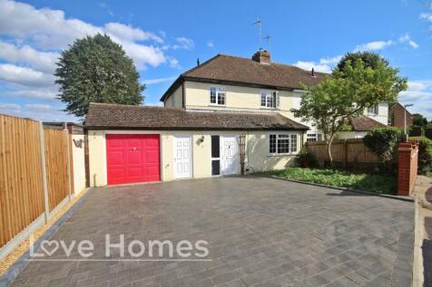 3 bedroom semi-detached house for sale