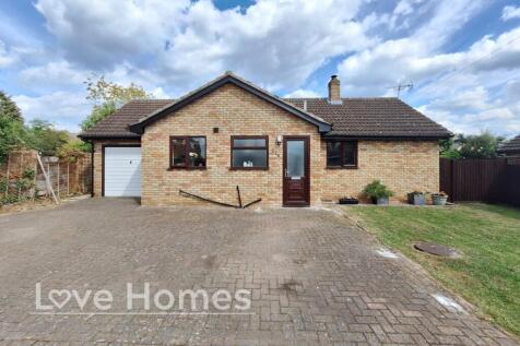 Woodmer Close, Shillington, SG5 3PA 2 bed detached bungalow for sale