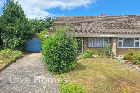 3 bedroom semi-detached bungalow for sale