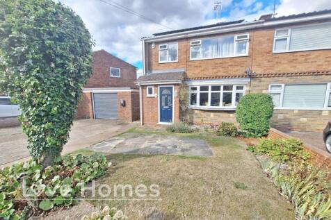 Holmbrook Avenue, Luton, LU3 2AS 3 bed semi