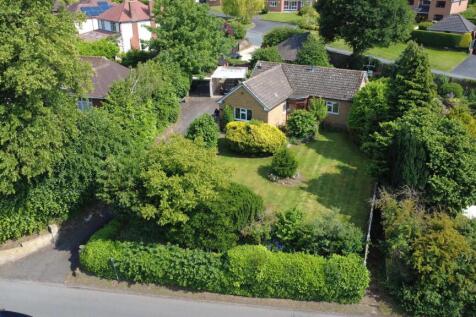 Heydon Road, Finstall, Bromsgrove.... 3 bed detached bungalow for sale
