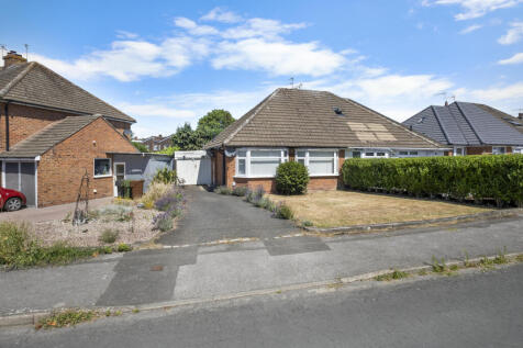 Hampton Avenue, Bromsgrove B60 2AL 3 bed semi