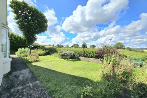 4 bedroom detached bungalow for sale