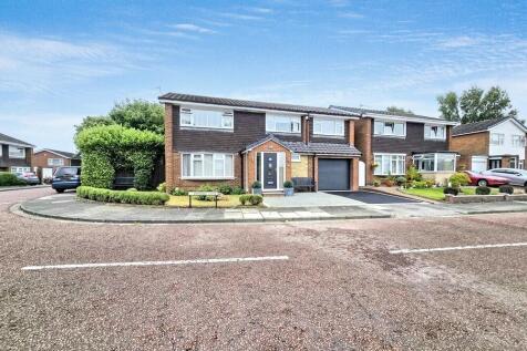 Deepdale Close, Whickham NE16 5 bed detached house for sale