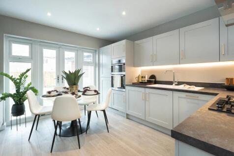 3 bedroom town house for sale