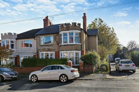 5 bedroom semi-detached house for sale