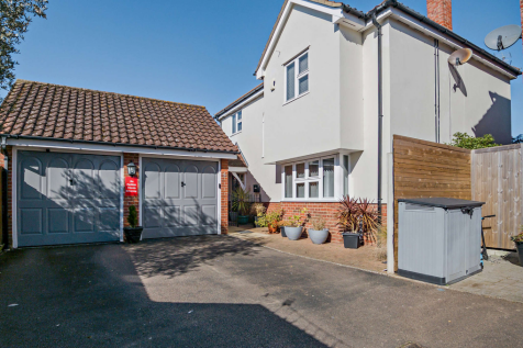 2 bedroom detached house for sale