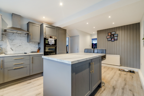 4 bedroom semi-detached house for sale