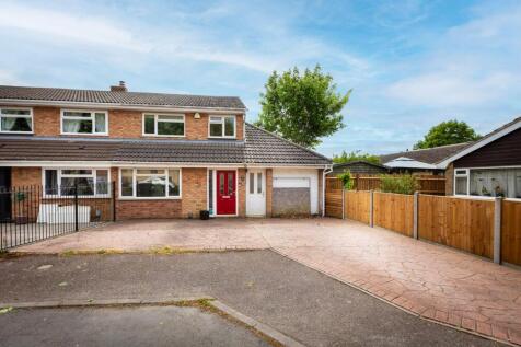 4 bedroom semi-detached house for sale