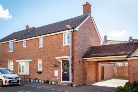 3 bedroom end of terrace house for sale