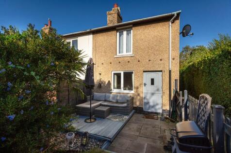 2 bedroom end of terrace house for sale