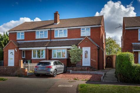 3 bedroom semi-detached house for sale