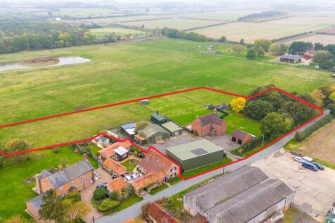 Detached house for sale