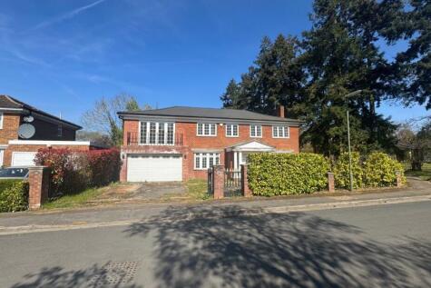 The Garth, Cobham KT11 6 bed detached house for sale