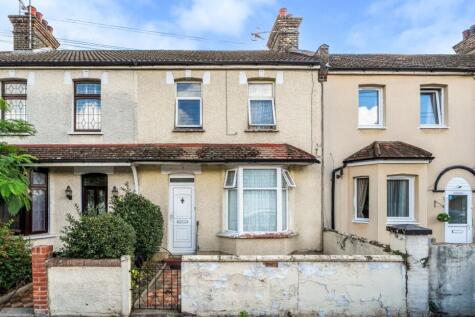 Richmond Road, Grays RM17 5 bed terraced house for sale