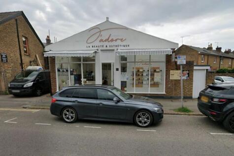 East Molesey KT8 1 bed chalet for sale