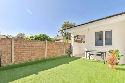 6 bedroom house for sale