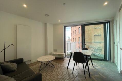 Studio flat for sale