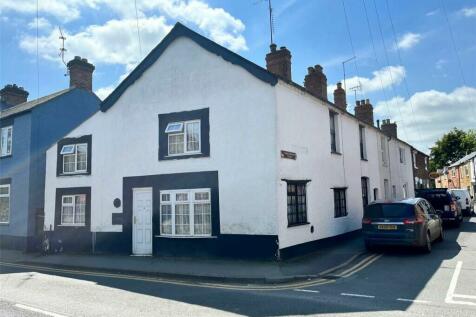 High Street, Northampton NN6 4 bed semi