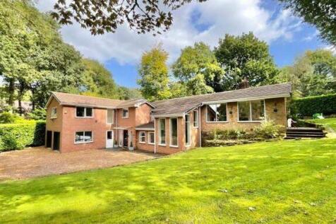 Market Drayton TF9 5 bed detached house for sale