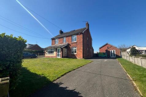 Windmill Lane, Crewe CW3 3 bed detached house for sale